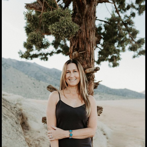 Meet your Posher, Shirley - Picture 1 of 1